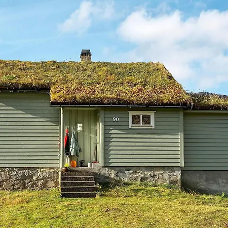 Secluded Mountain Retreat-by Traum Vassenden