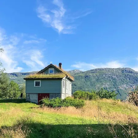 Secluded Mountain Retreat-by Traum